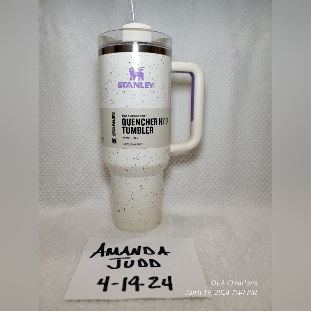 BNWT Stanley 40 oz Cream Speckle